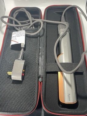 Dyson airstrait w/case